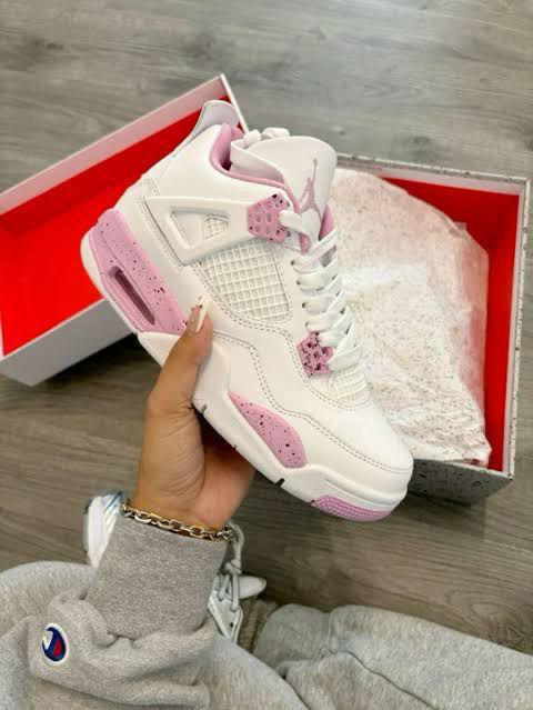 Nike Air Jordan 4 - Pink Oreo